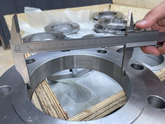 Flange de aço de soldadura revestida com óleo classe 300 para instalação de tubulações industriais
