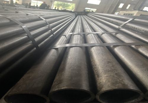 0.2-100mm tubos de aço sem costura para tratamento de superfície de dobra disponível