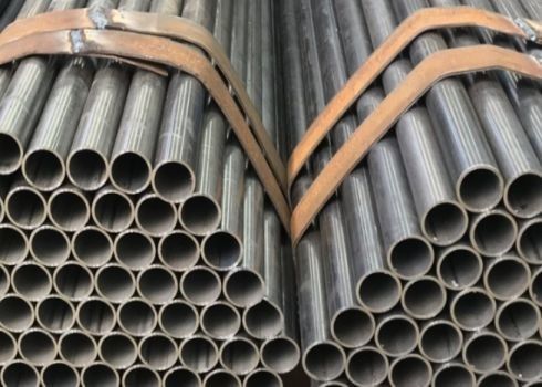 Tubo de aço ERW com pintura de superfície, tolerância de acabamento e inspeção de terceiros disponíveis