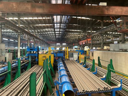 Linha sem emenda laminada a alta temperatura API 5L ASTM padrão A106 A53 da tubulação de óleo da tubulação de aço