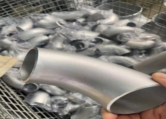 Acessórios de tubos de aço de liga de apoio personalizado para desempenho em Sch10-Xxs 2-60mm