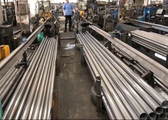 Fabricante de tubos de aço inoxidável sem costura com técnica laminada a quente e faixa de espessura 0,3 mm-150 mm
