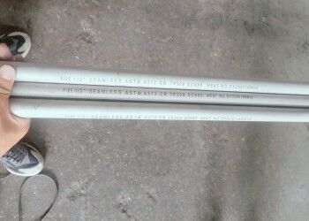 Tubos de aço inoxidável laminados a frio e laminados a quente, com resistência a altas temperaturas e corrosão para aplicações industriais