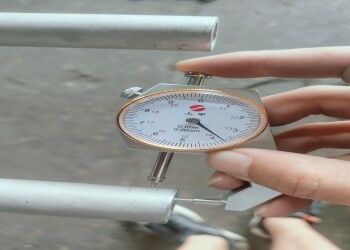 Tubos de aço inoxidável laminados a frio e laminados a quente, com resistência a altas temperaturas e corrosão para aplicações industriais