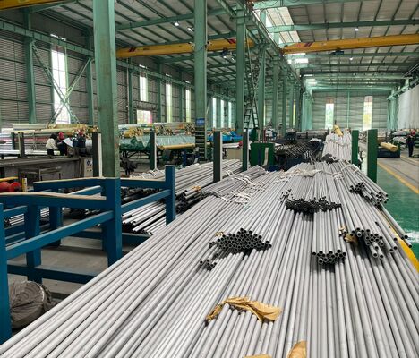 Tubo de aço sem costura com espessura de parede de 2 mm a 60 mm revestimento FBE e comprimento personalizado para aplicações industriais