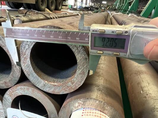 Tubo de aço estirado a frio do trocador de calor com espessura de parede de 0,7 mm-30 mm e formato redondo para transferência de calor industrial